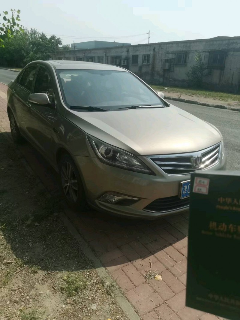 天津16年長安汽車逸動4