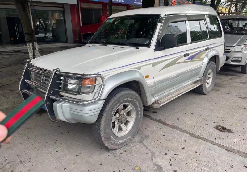 重慶13年獵豹汽車黑金剛2