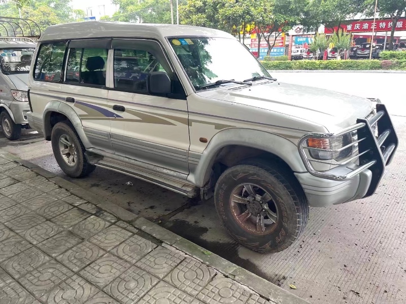 重慶13年獵豹汽車黑金剛5