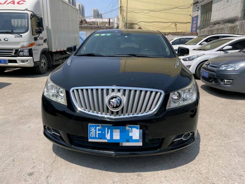 泰安13年别克君越1