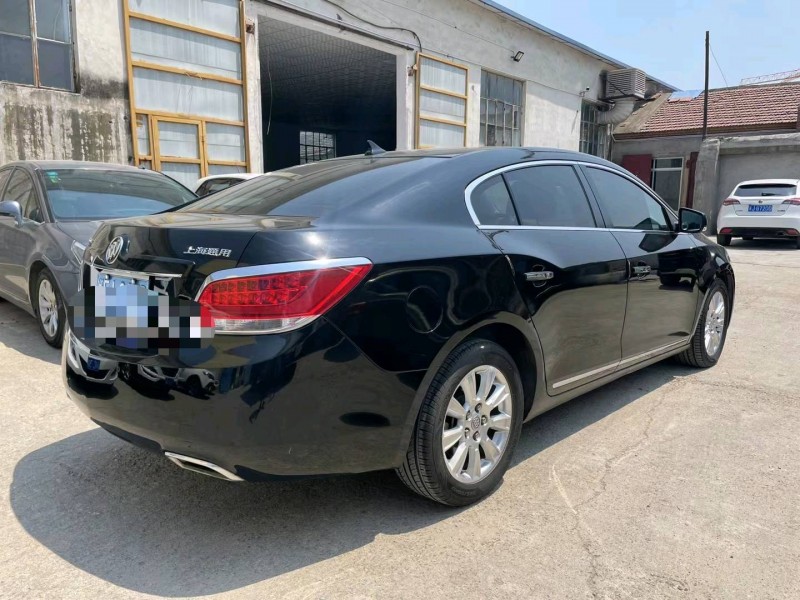 泰安13年别克君越8