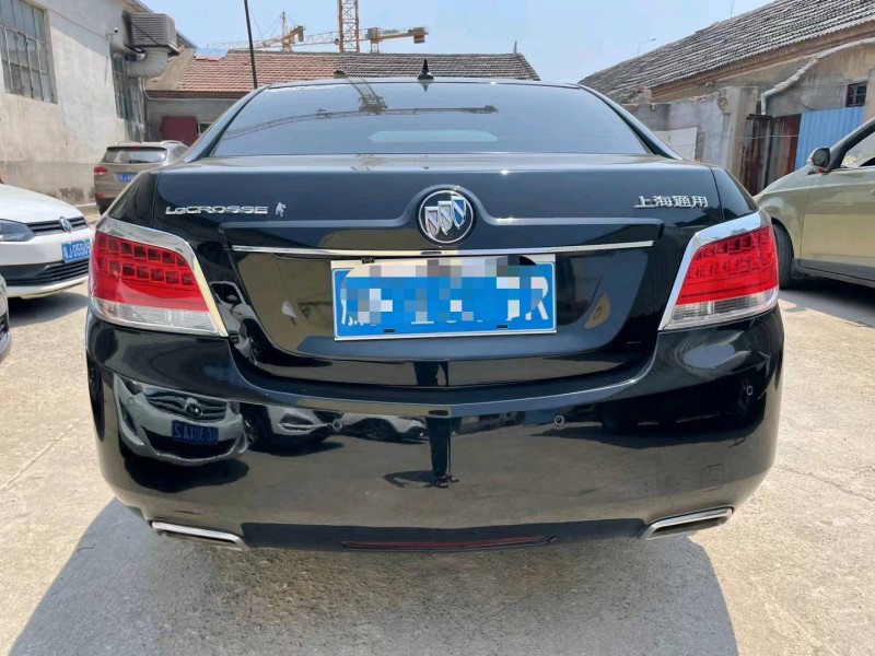 泰安13年别克君越9