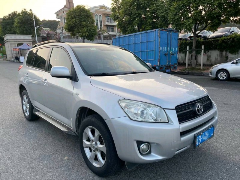 深圳09年豐田RAV43