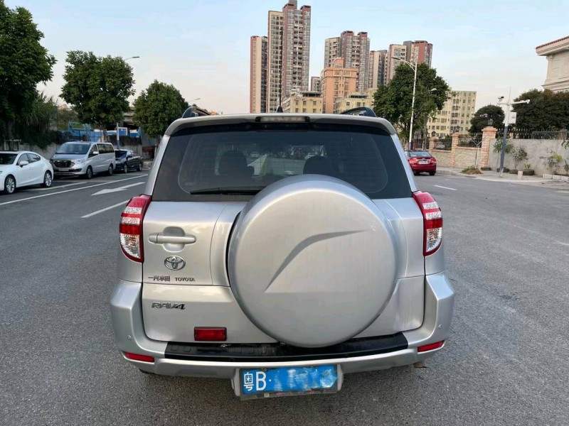 深圳09年豐田RAV48