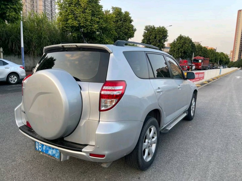 深圳09年豐田RAV47