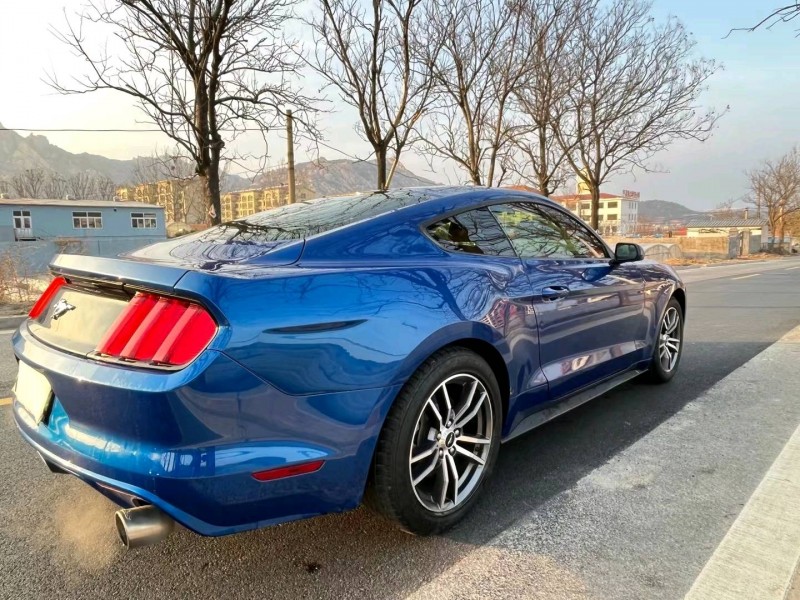 青岛17年福特野马6