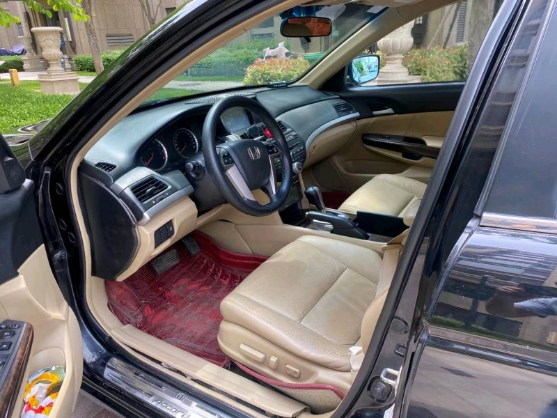 青岛10年本田雅阁5