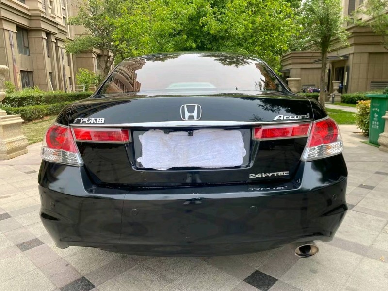 青岛10年本田雅阁9