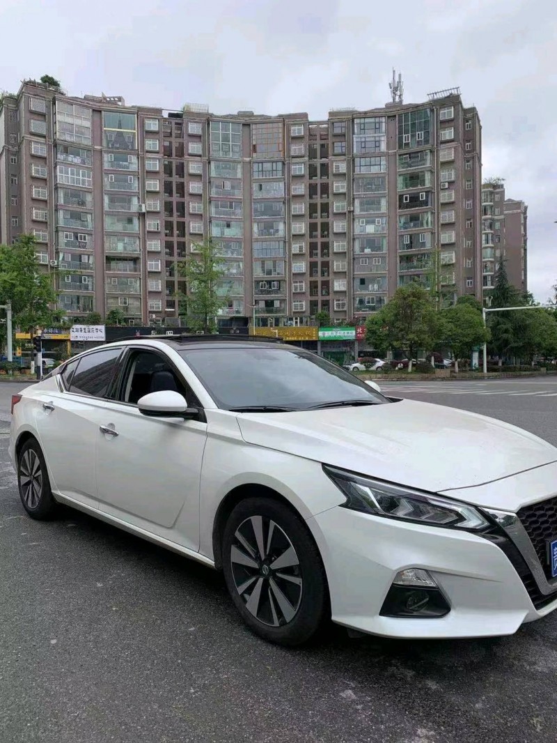 遵義21年日產天籟8