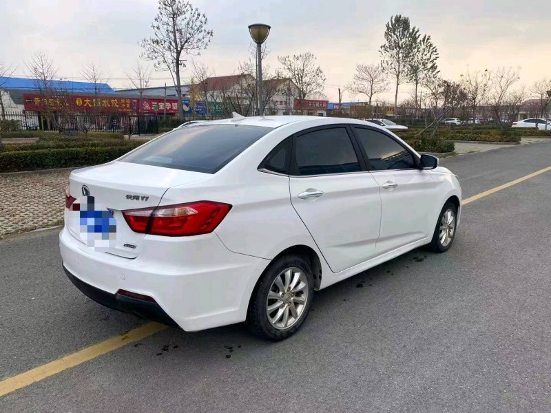 潍坊15年长安汽车悦翔V78