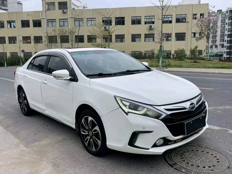 廣州15年比亞迪秦3
