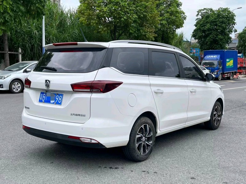 深圳19年寶駿3605