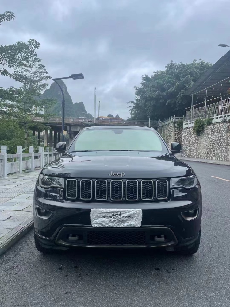 柳州17年Jeep大切諾基9