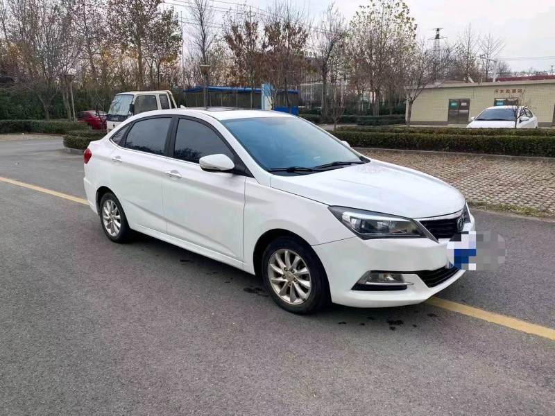濰坊15年長安汽車悅翔V76