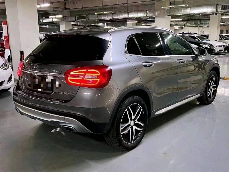 北京16年奔驰GLA8
