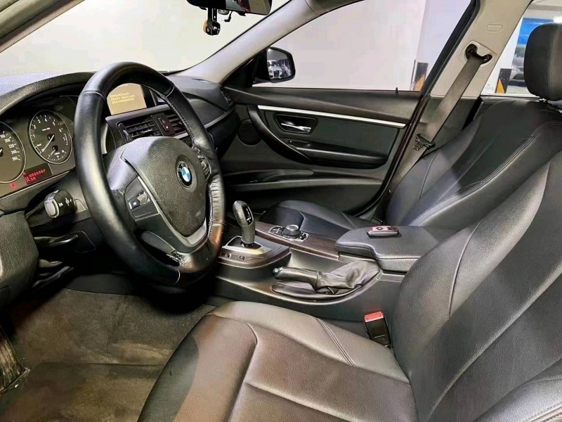 北京12年宝马3系6