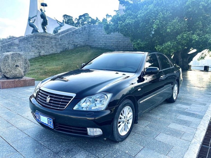 东莞05年丰田皇冠1