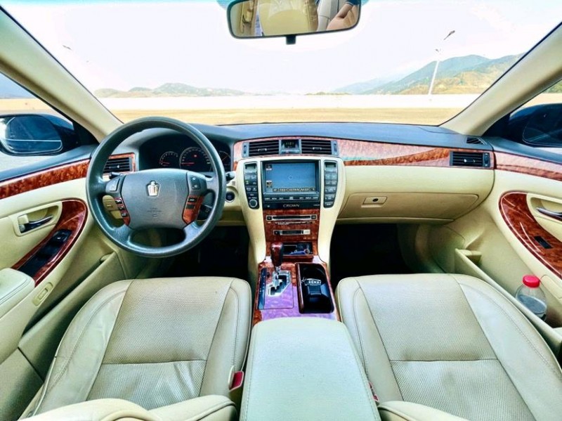 东莞05年丰田皇冠8