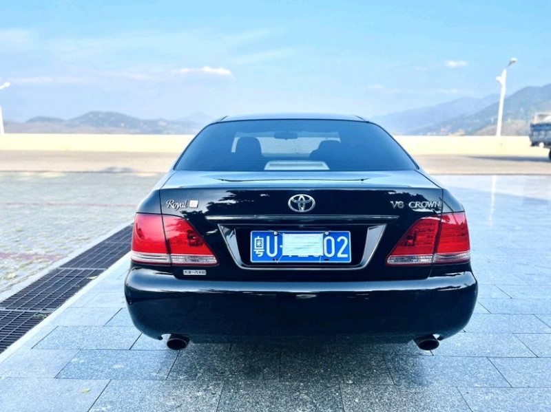 东莞05年丰田皇冠5