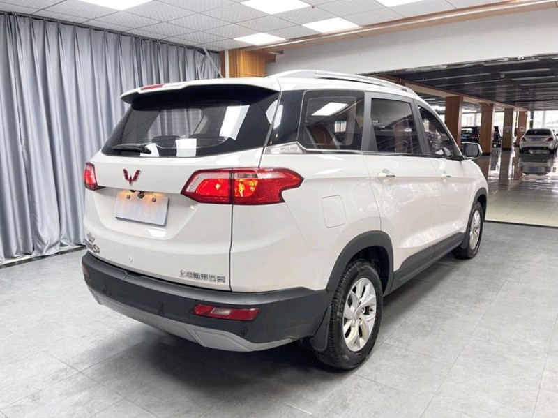 東莞18年五菱汽車宏光S35