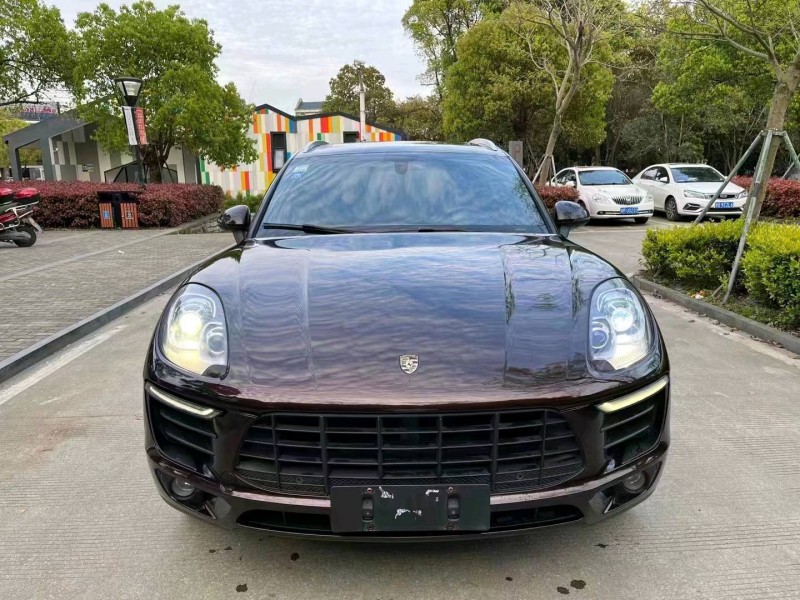 紹興14年保時捷Macan1
