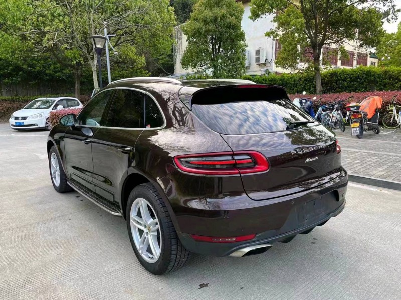 紹興14年保時捷Macan3