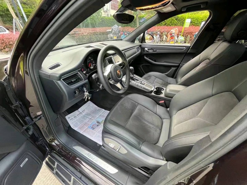 紹興14年保時捷Macan6