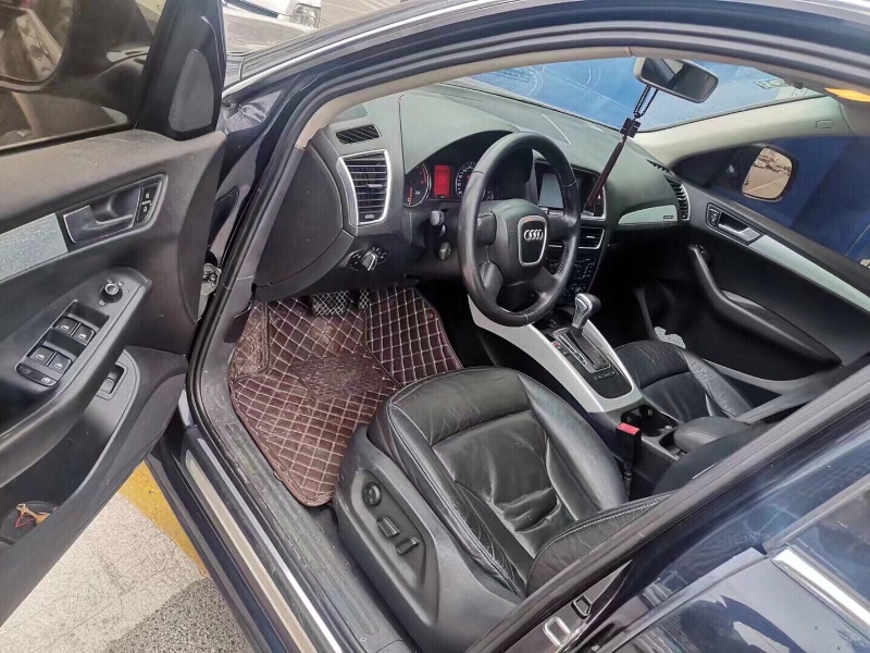 青岛10年奥迪Q56