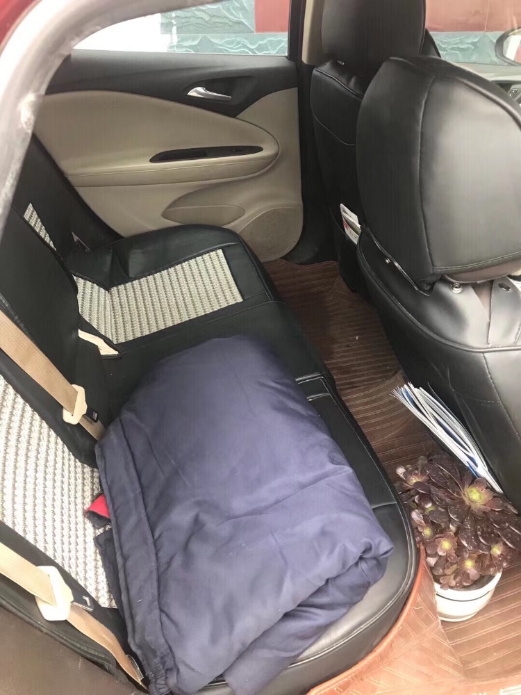 青岛16年别克威朗5