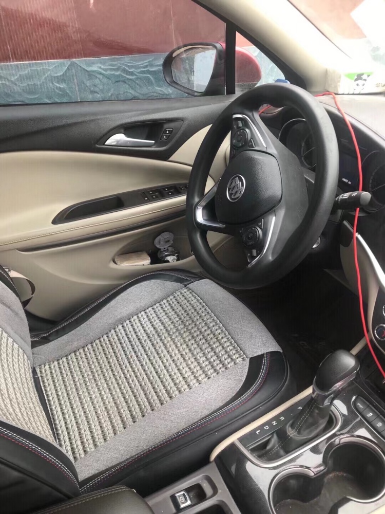 青岛16年别克威朗1