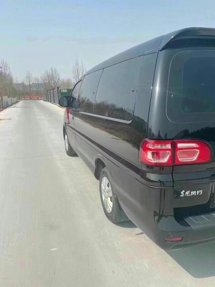 青岛20年东风菱智3