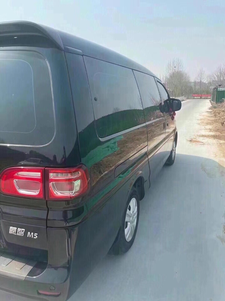 青岛20年东风菱智1