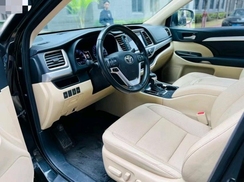 东莞18年丰田汉兰达4