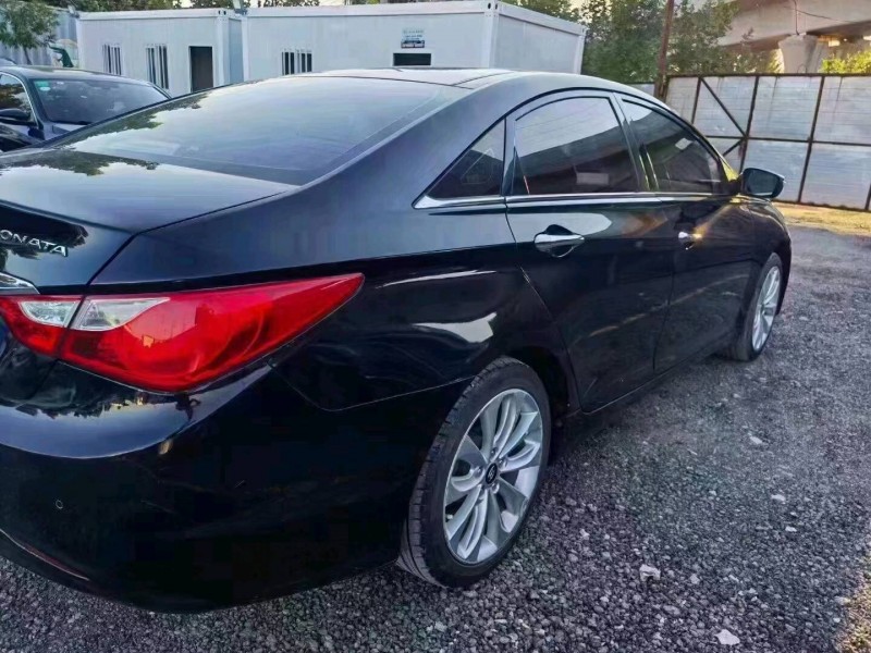 保定13年现代索纳塔八4