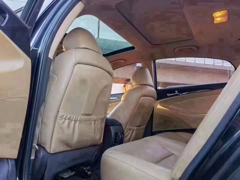 保定13年现代索纳塔八6