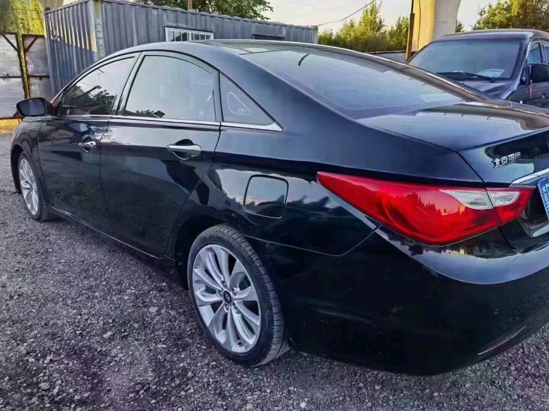 保定13年现代索纳塔八5