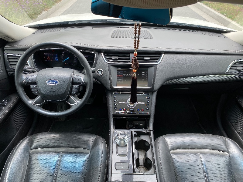 泰州16年福特金牛座3