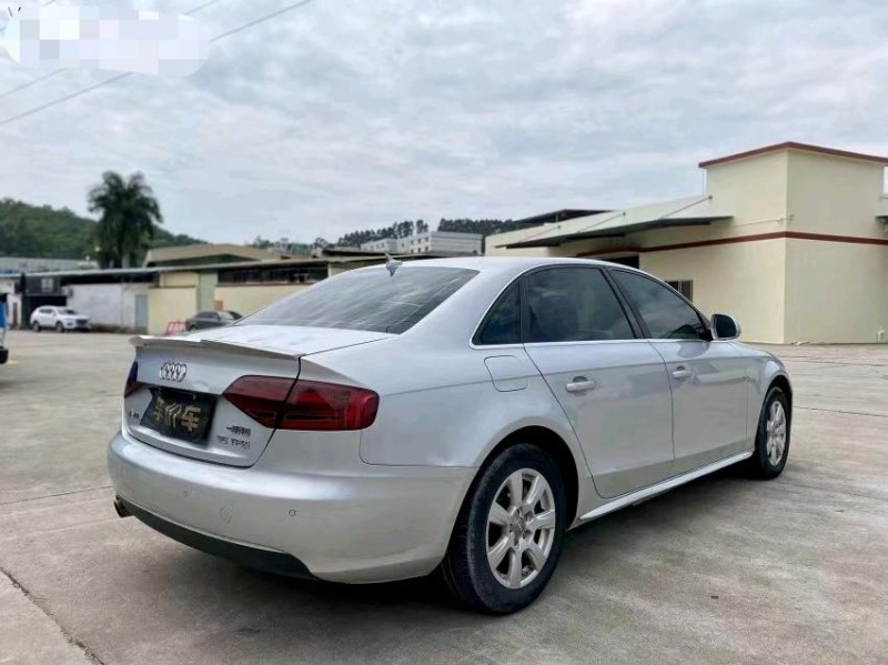 东莞12年奥迪A4L8