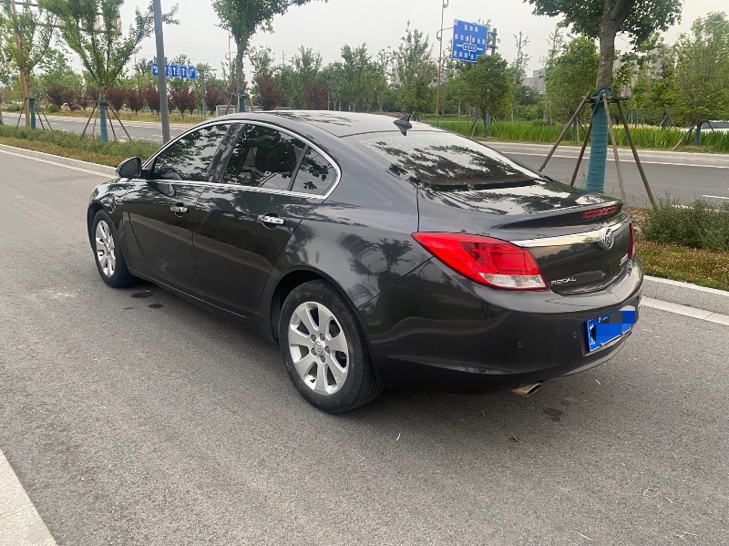 泰州12年别克君威5