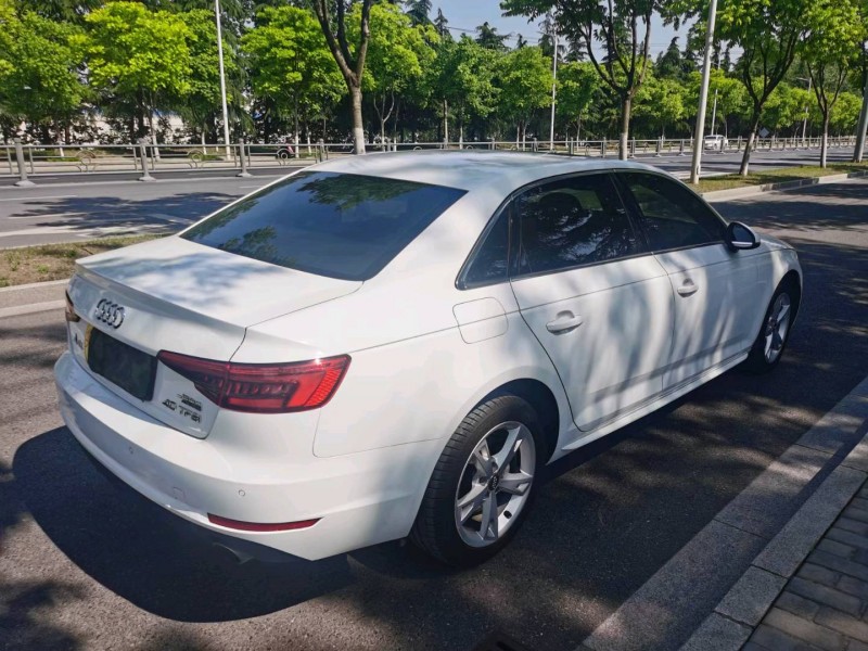宿遷17年奧迪A4L3