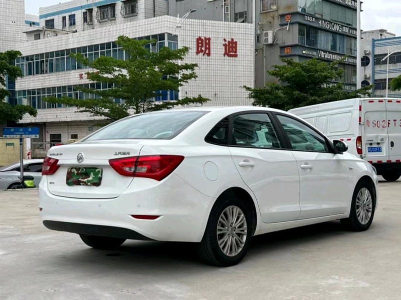 东莞17年别克英朗8