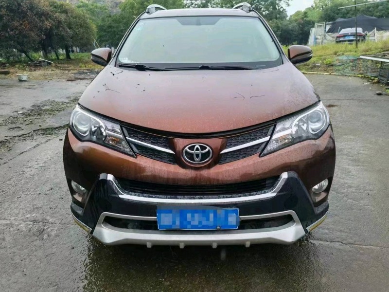 紹興16年豐田RAV41