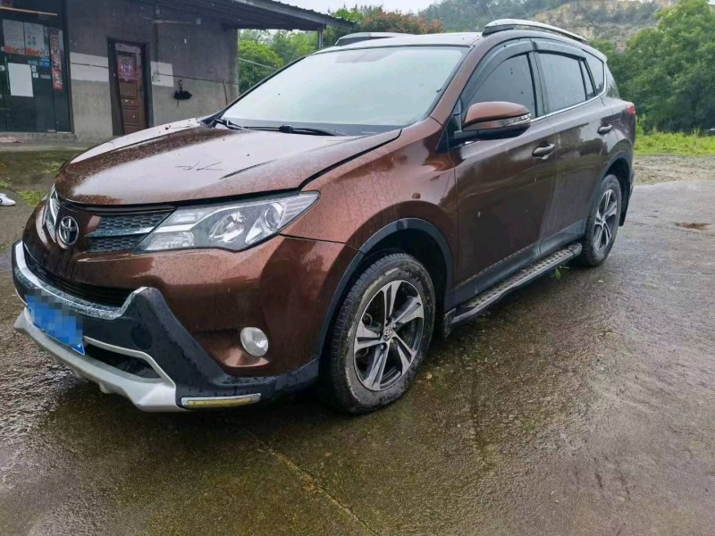 紹興16年豐田RAV43