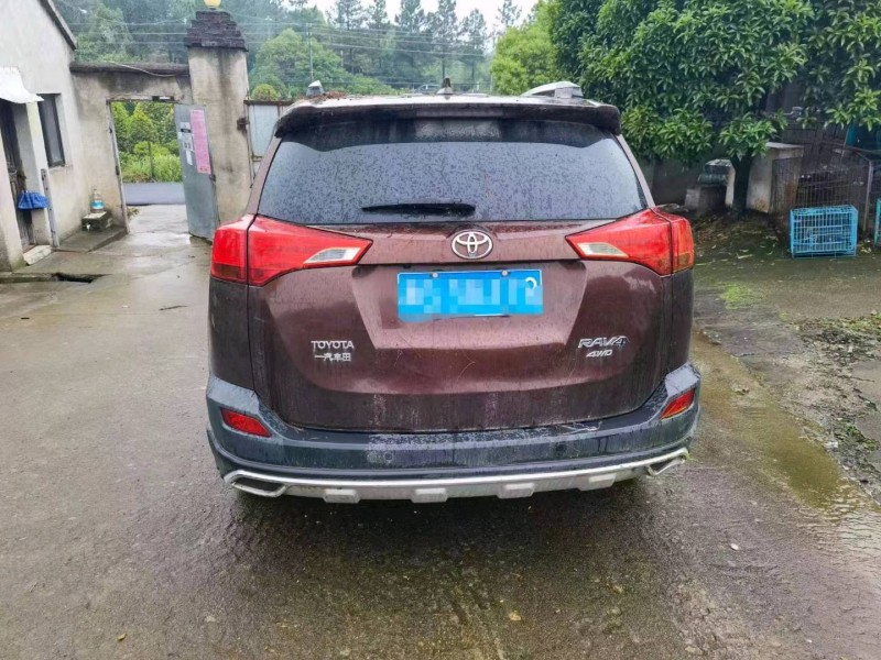 紹興16年豐田RAV46