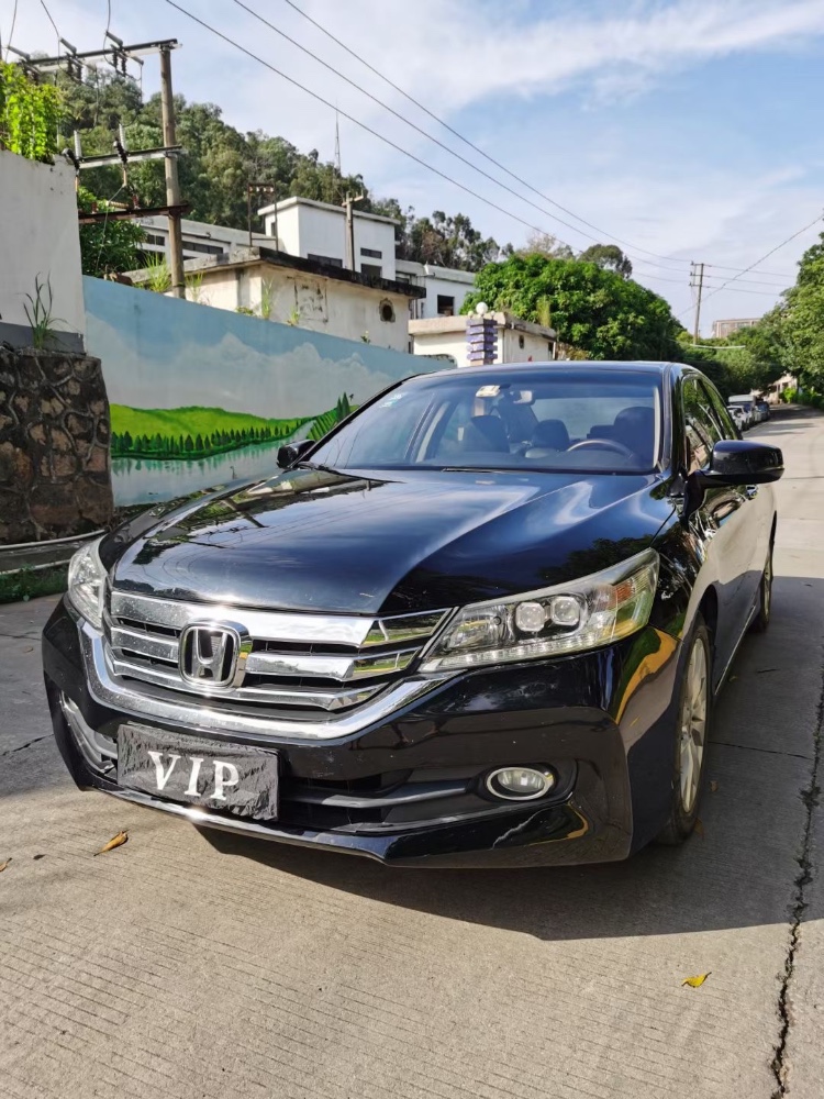 东莞14年本田雅阁1