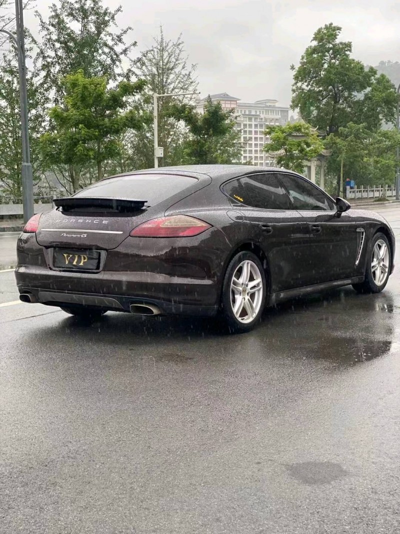 防城港13年保時捷帕拉梅拉5