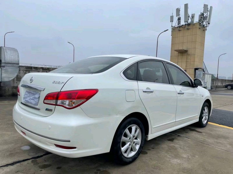 宜昌18年日產軒逸8