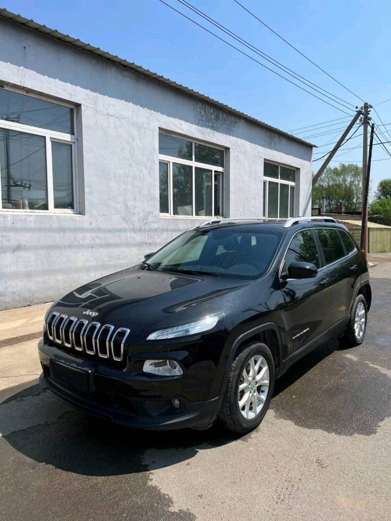 沈陽16年Jeep自由光2