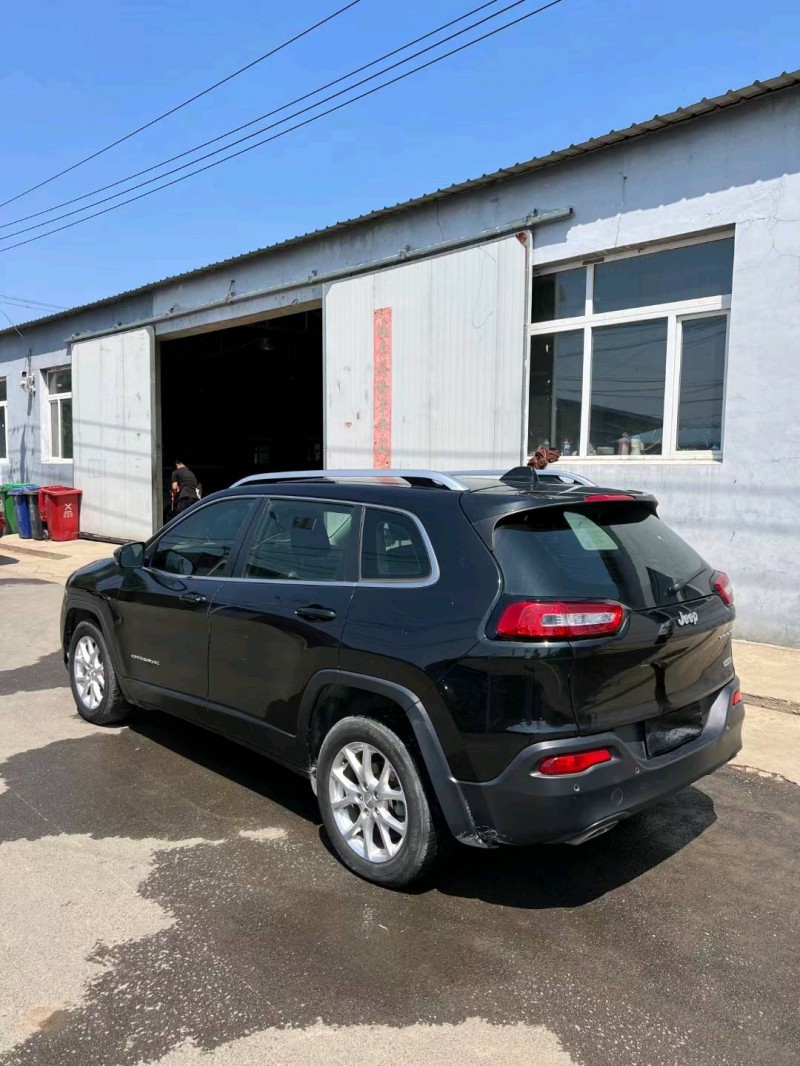 沈陽16年Jeep自由光5