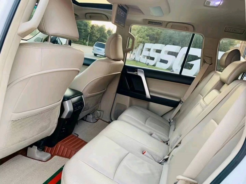 北京14年丰田普拉多4